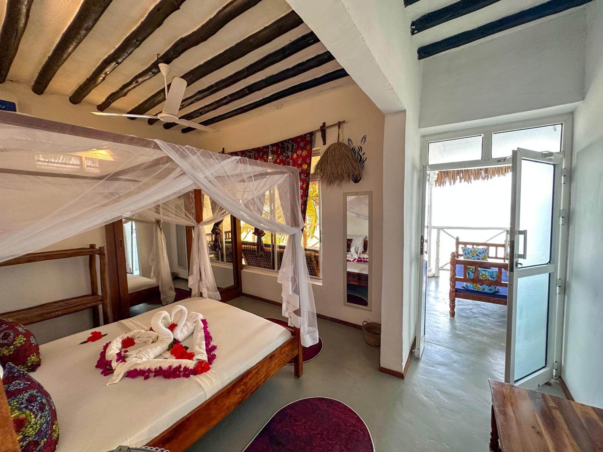 The African Paradise Beach Hotel Bwejuu Bagian luar foto